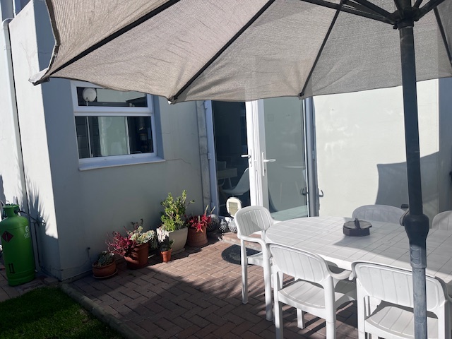 To Let 2 Bedroom Property for Rent in Waves Edge Western Cape